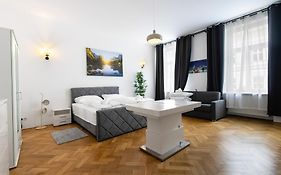 Apartments 4 You Red Star 8